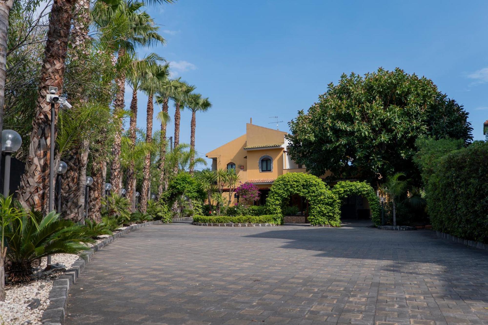 Villa Seta Giardini-Naxos Extérieur photo