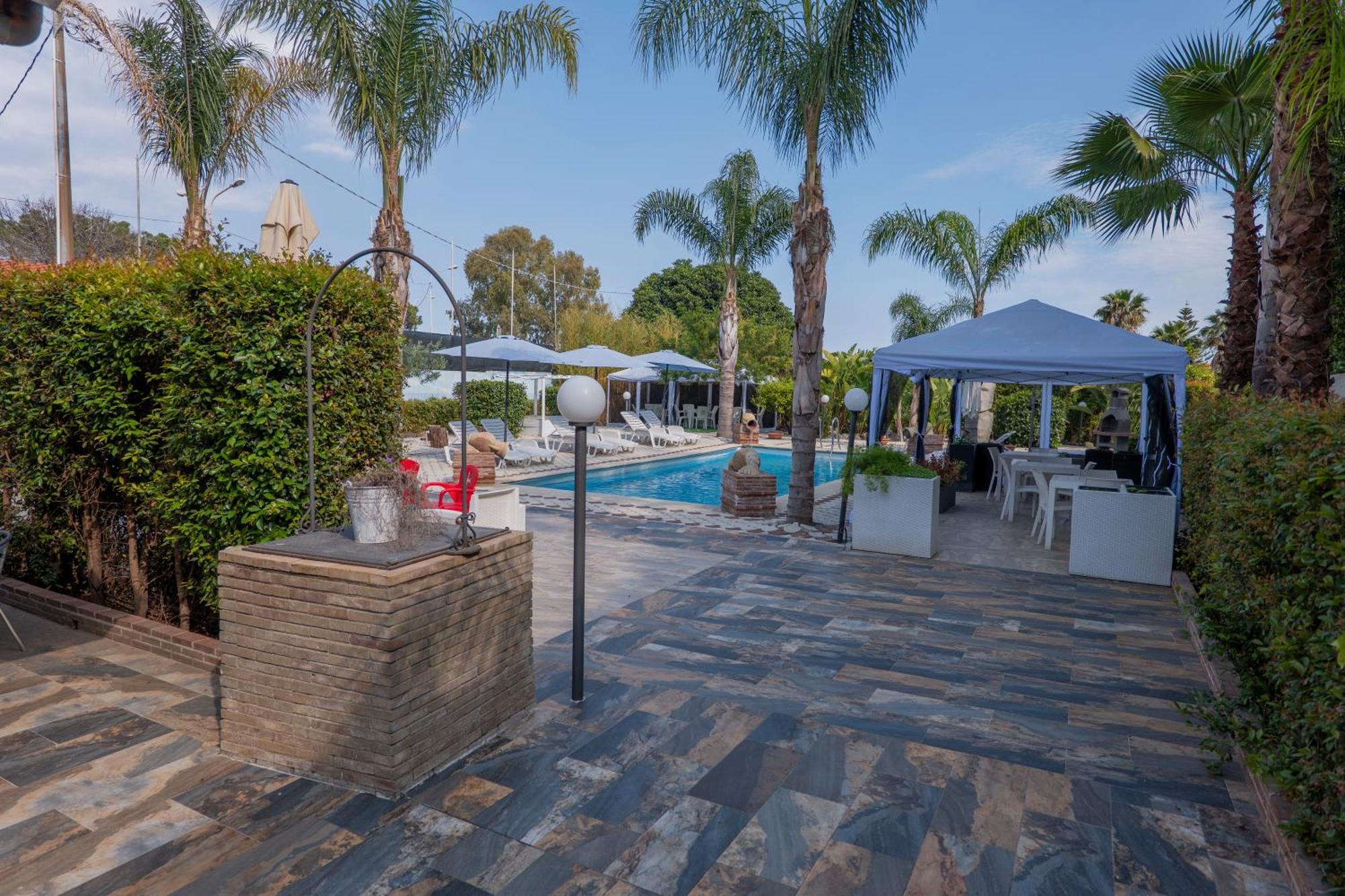 Villa Seta Giardini-Naxos Extérieur photo